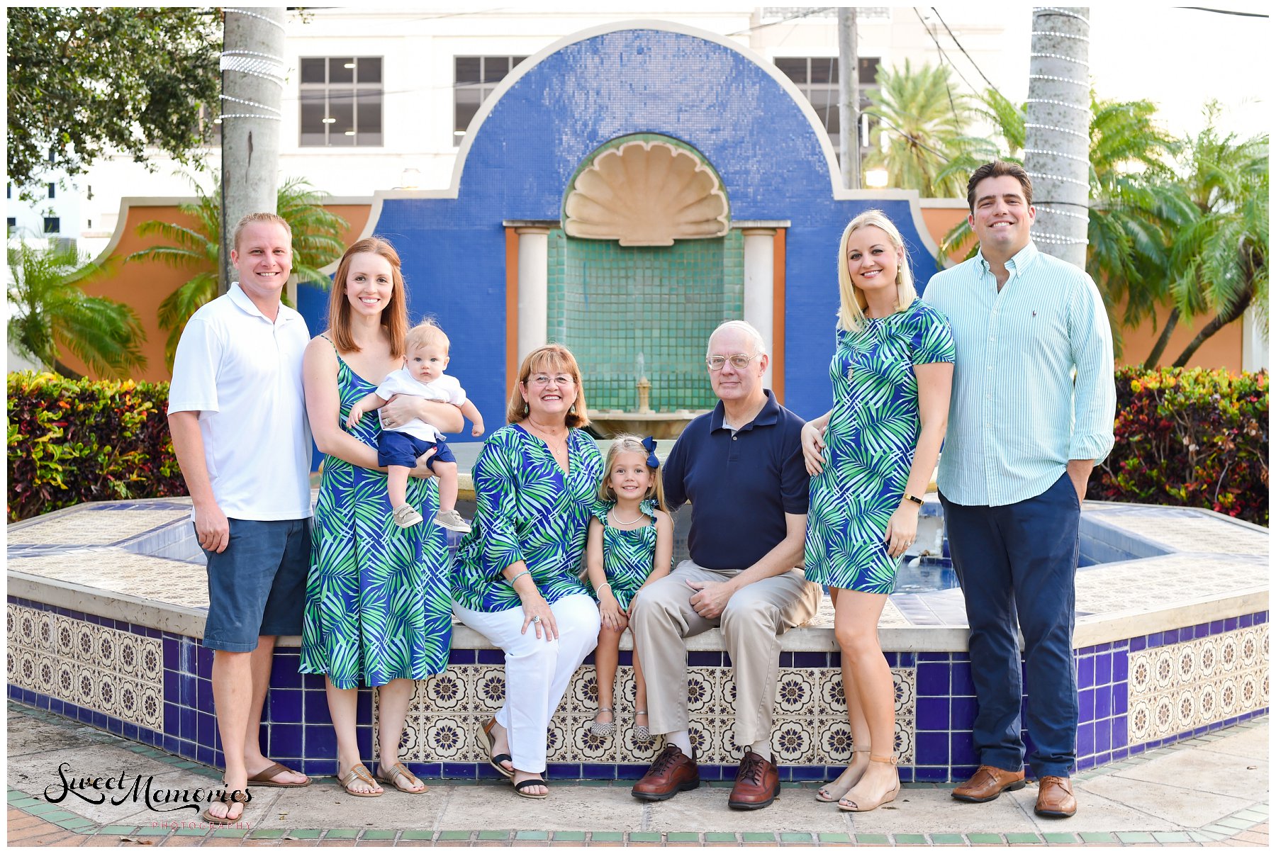 modern boca mom's family holiday session | Boca raton photographer