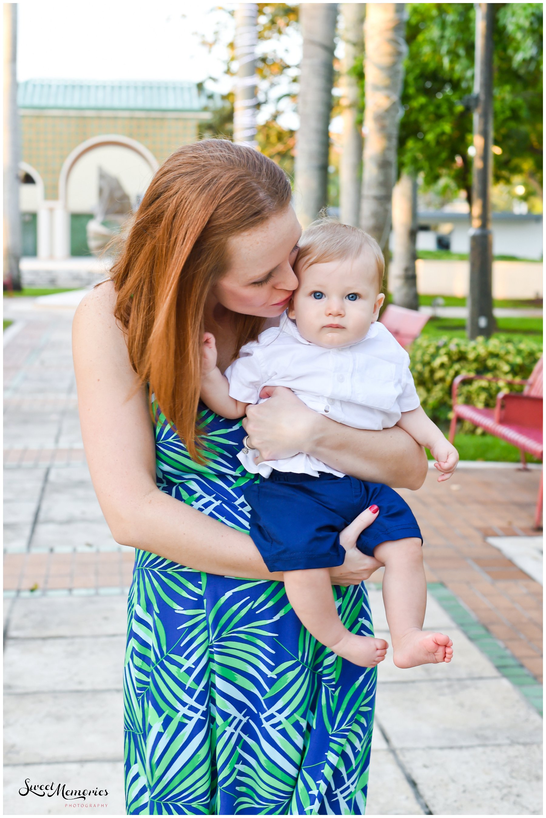 Modern Boca Mom's Family Holiday Session | Boca Raton Photographer