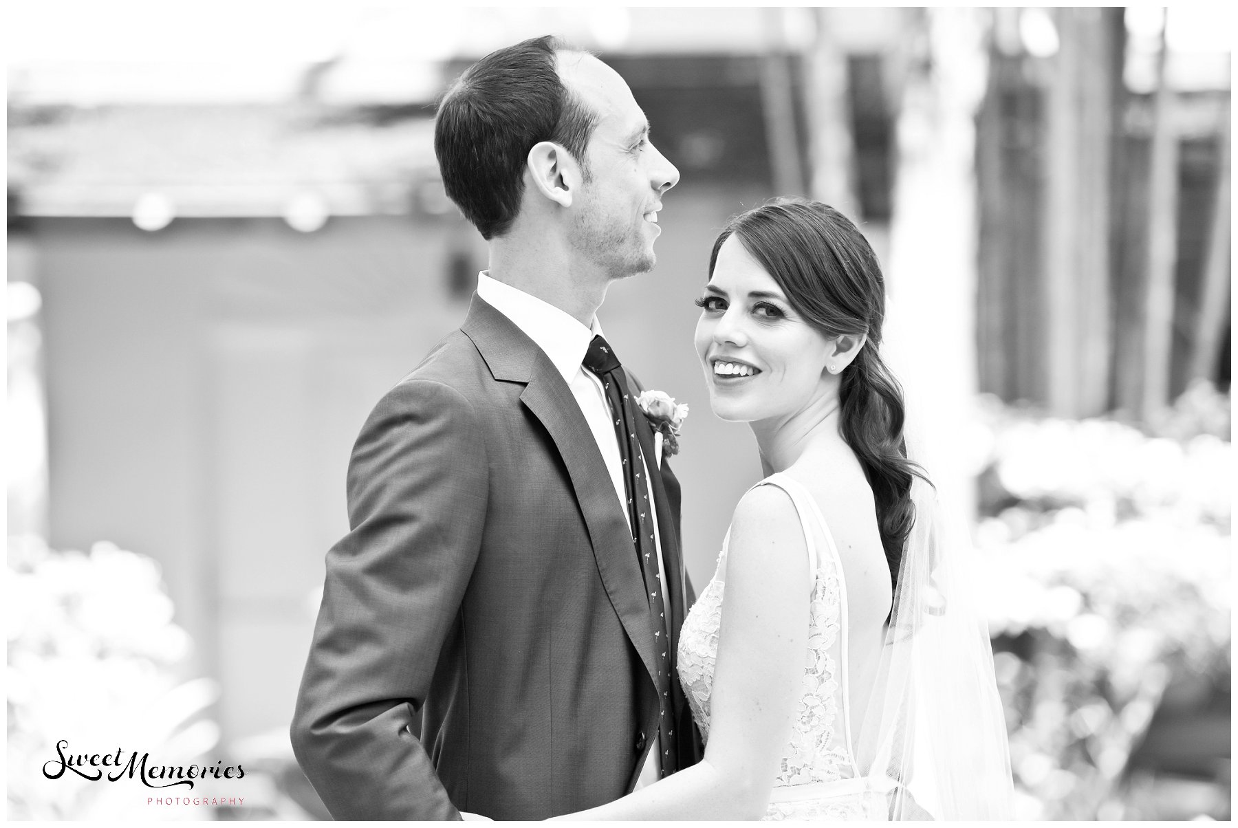 Tropical Wedding at the Bonnet House in Fort Lauderdale | Florida Wedding Photographer