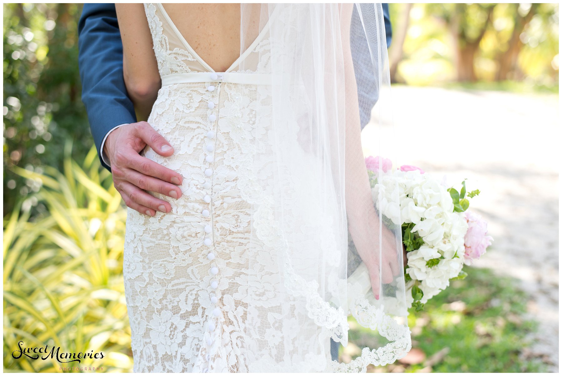 Tropical Wedding at the Bonnet House in Fort Lauderdale | Florida Wedding Photographer