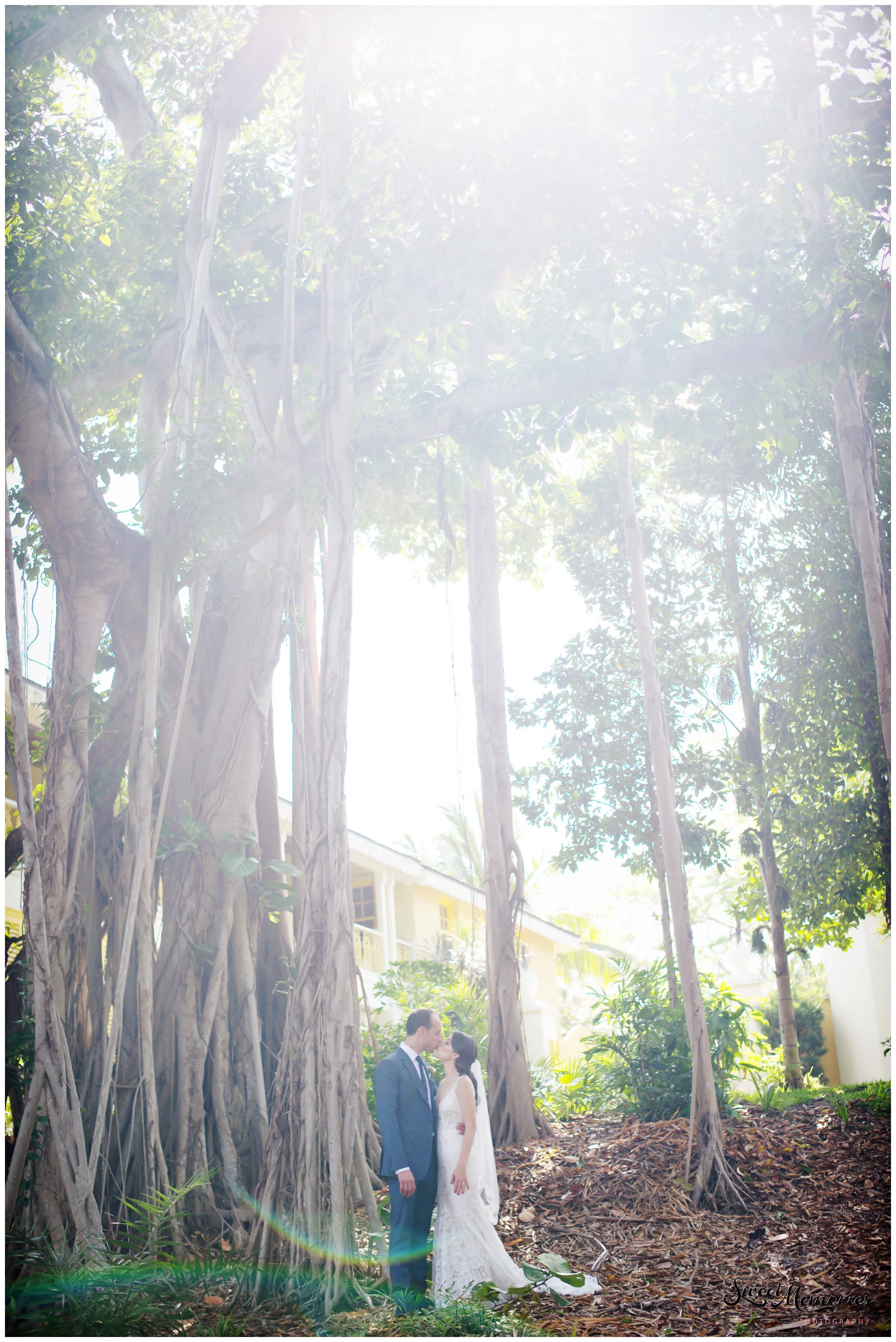 Tropical Wedding at the Bonnet House in Fort Lauderdale | Florida Wedding Photographer