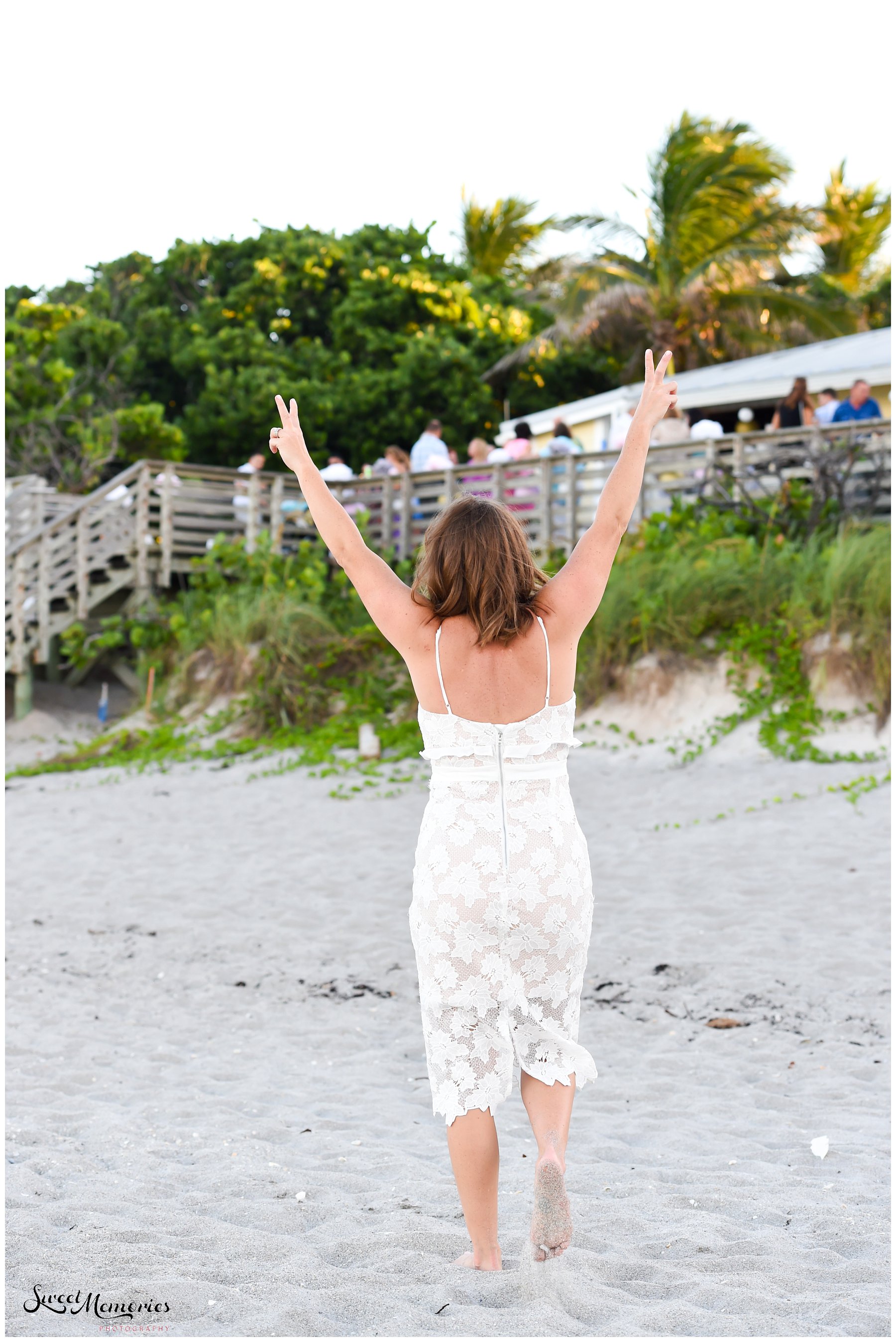 Ashley and Eugene's Jupiter Civic Center wedding in Jupiter, Florida was perfection! Being such a laid-back, low-key couple, they just wanted a chill party where everyone could celebrate their love with them. And this wedding was just that. | Florida Wedding Photographer