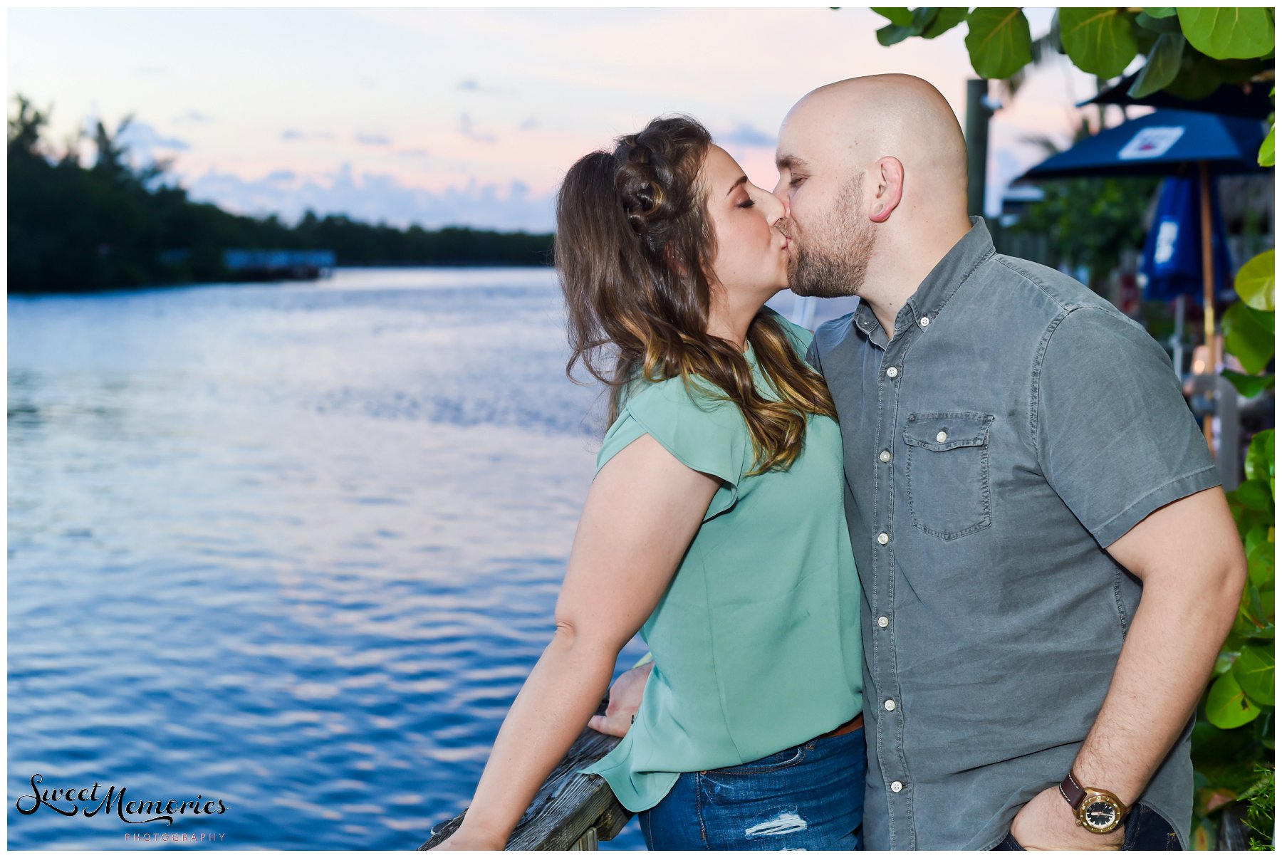 A quirky Hollywood engagement session at Le Tub in South Florida, filled with yummy food, a fun couple, and a beautiful sunset. | Wedding Photographer 