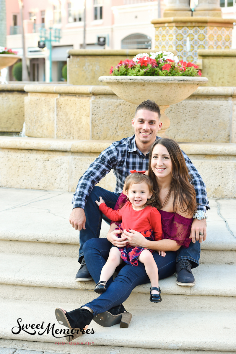 Photographing a holiday mini session with the Rosens was a ton of fun. Mizner Park in Boca Raton offers a lot of beautiful backdrops, especially during the holidays. And while I wasn't entertaining enough for Rylin, there were plenty of dogs around to make her smile!