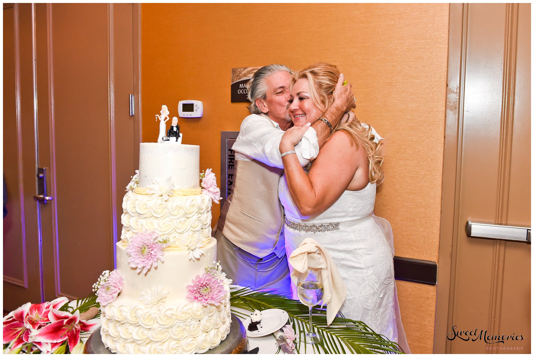 When you want a tropical wedding, look no further than sunny Florida! And this tropical wedding at the Wyndham Deerfield Beach Resort sets the bar high, with its sweetheart table lined with pineapple palm trees and every table decked out in pineapples and birds of paradise!