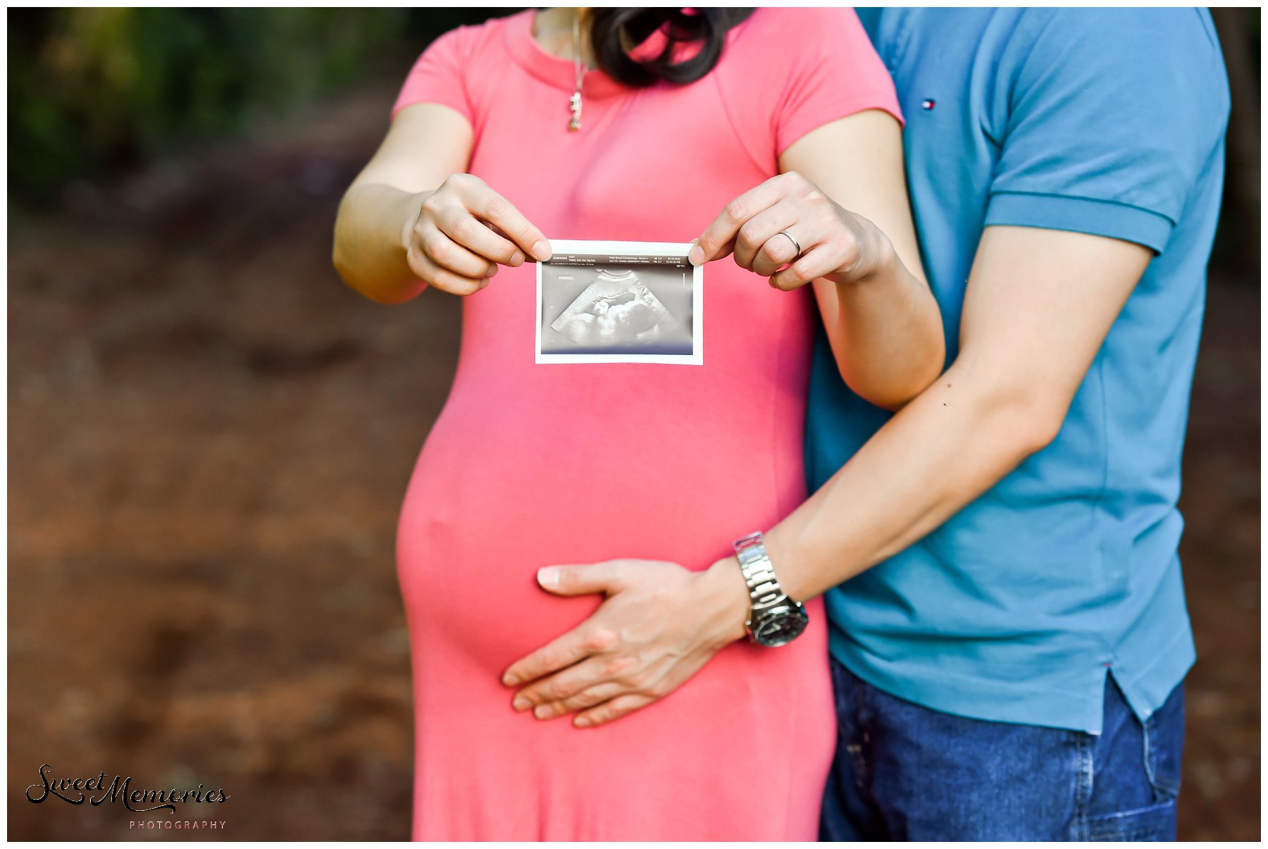 Victoria's baby bump session at Spanish River Park in Boca Raton was absolutely adorable, featuring momma herself, daddy, and baby's older sister. I love how the excitement and happiness just radiated throughout the whole session ... exactly how every maternity session should be!