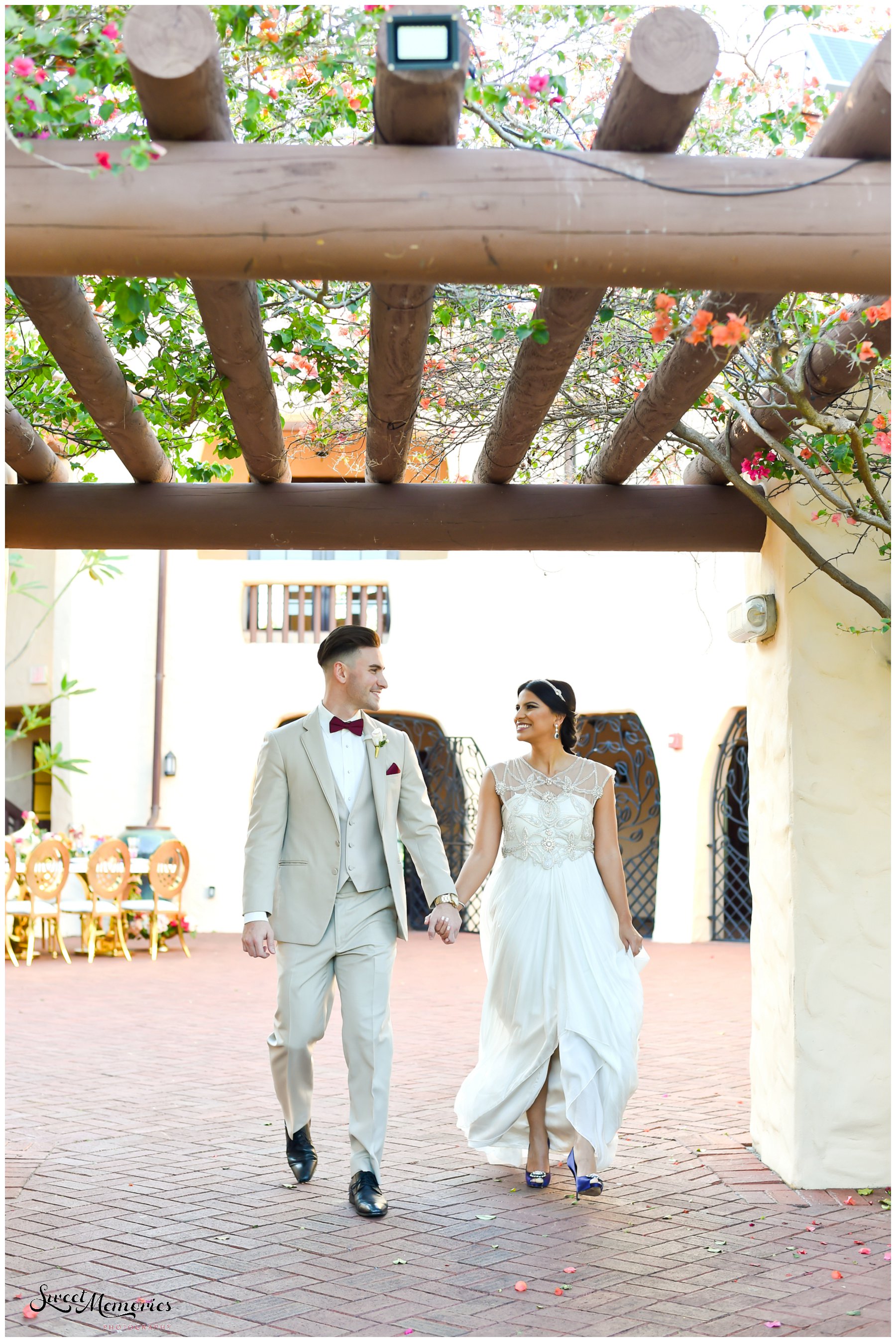 Vibrant floral arrangements, luxurious gold details, a sparkling bridal gown…and a cozy lounge area with a magic carpet! This styled shoot is the perfect nod to Disney’s Aladdin and this Aladdin inspired wedding.