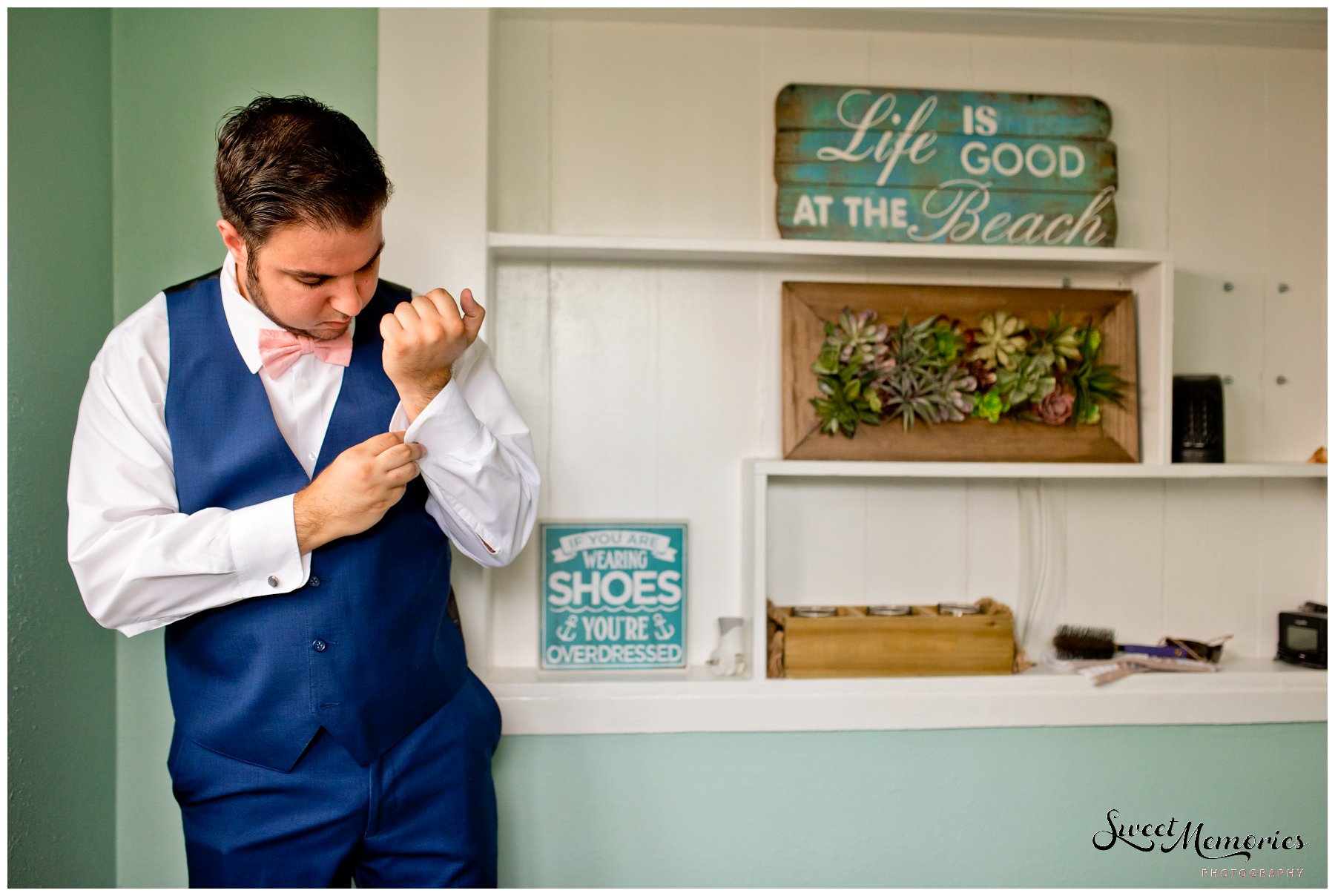 Nicki and Charlie's Addison wedding in Boca Raton was elegant, and adorned with blush and sparkles! A perfect representation of the couple and their love. And according to them, "every moment was amazing!" 