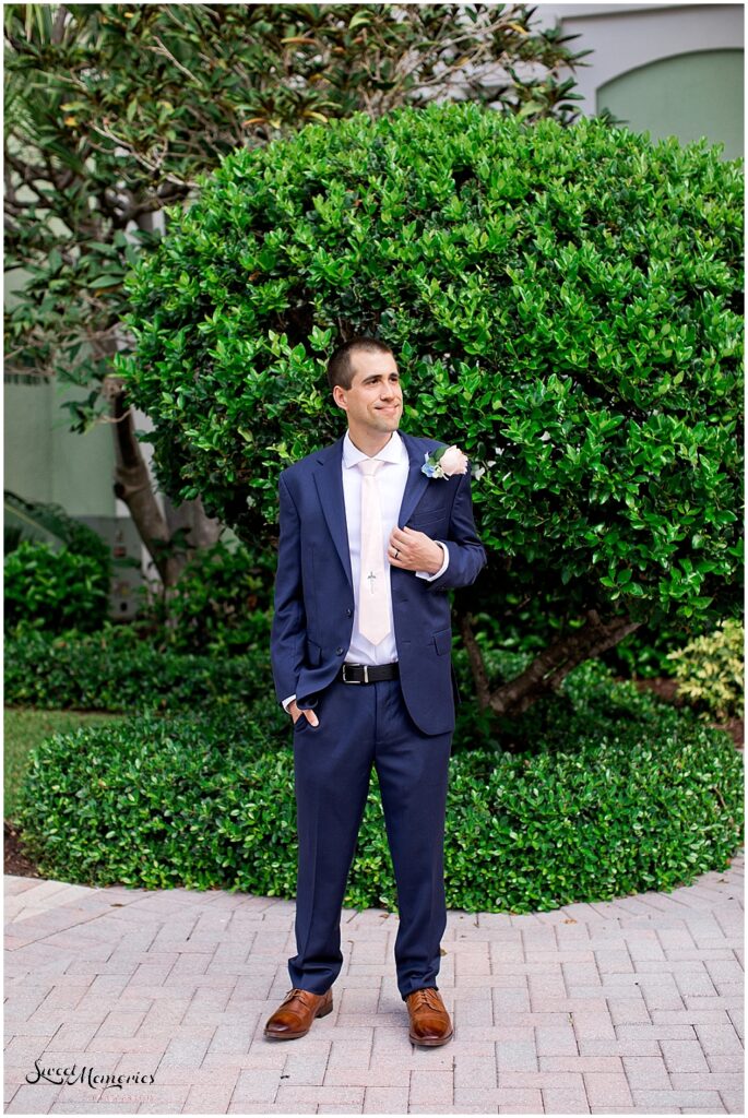 Groom's portraits.