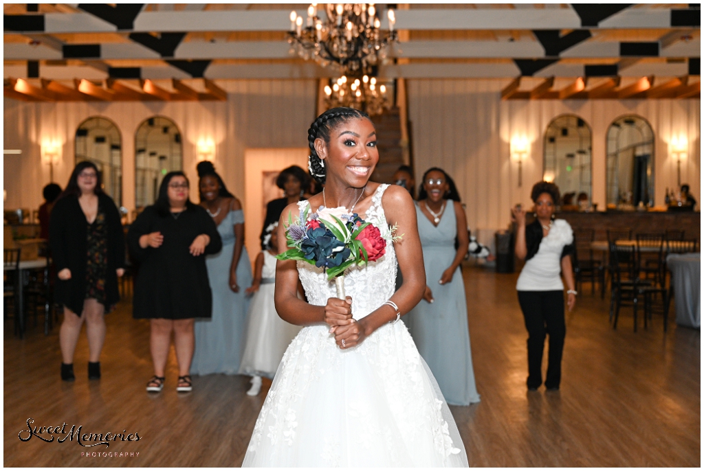 Bouquet toss