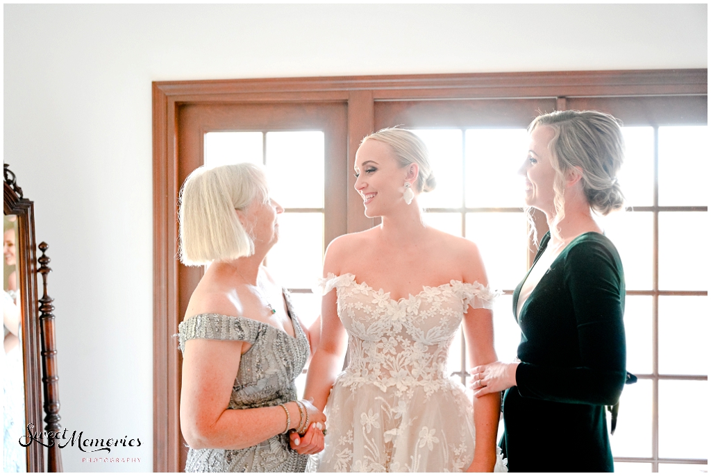 Bride with her mom and sister.