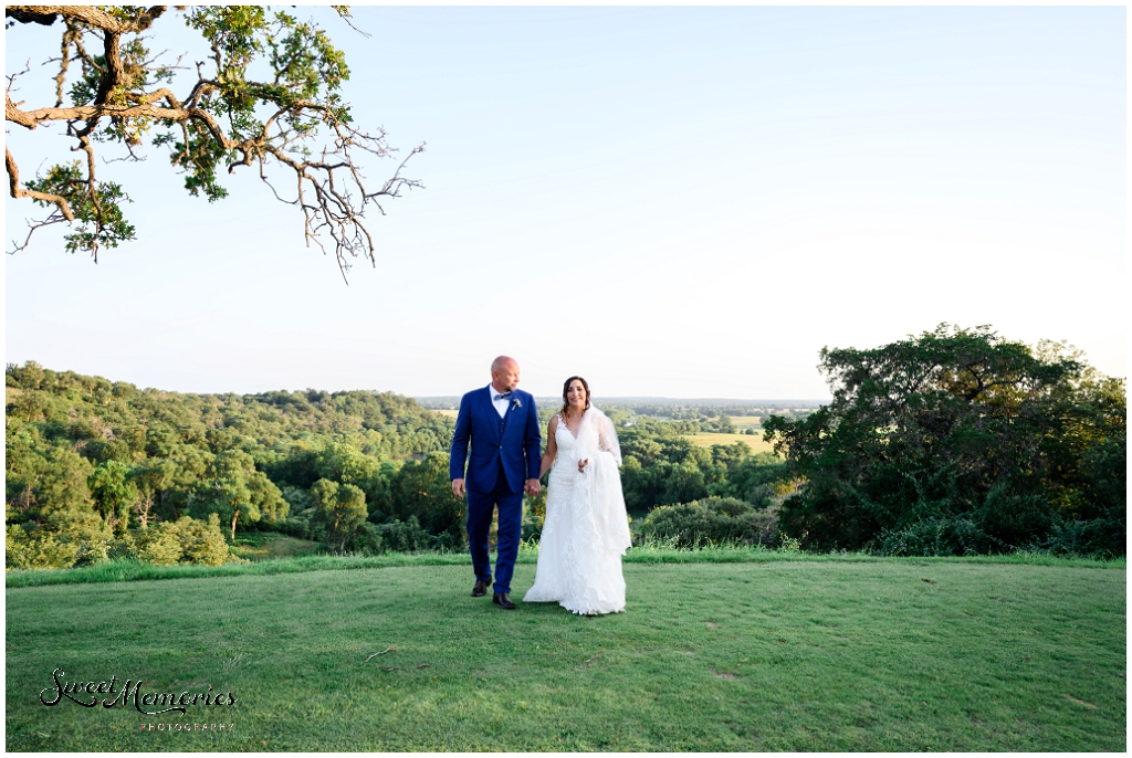 Mansion at Colovista Wedding | Bastrop Photographer